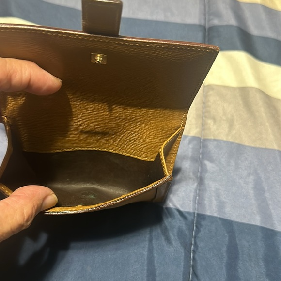 Gucci short Wallet-tan Color - Picture 5 of 9